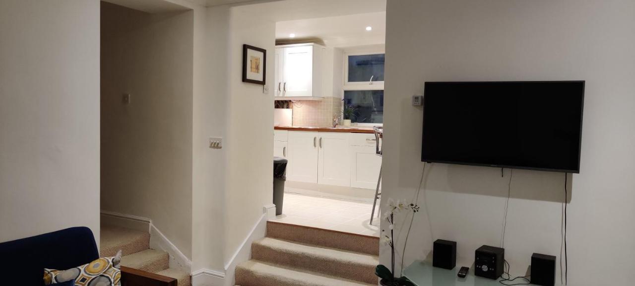 Extremely Well Located Seafront 1 Bedroom In Apartment *